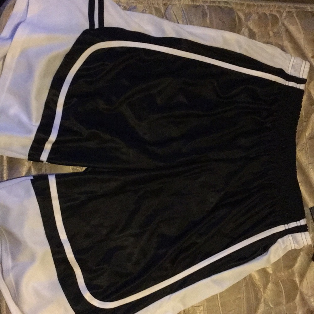 2XL BASKETBALL SHORTS